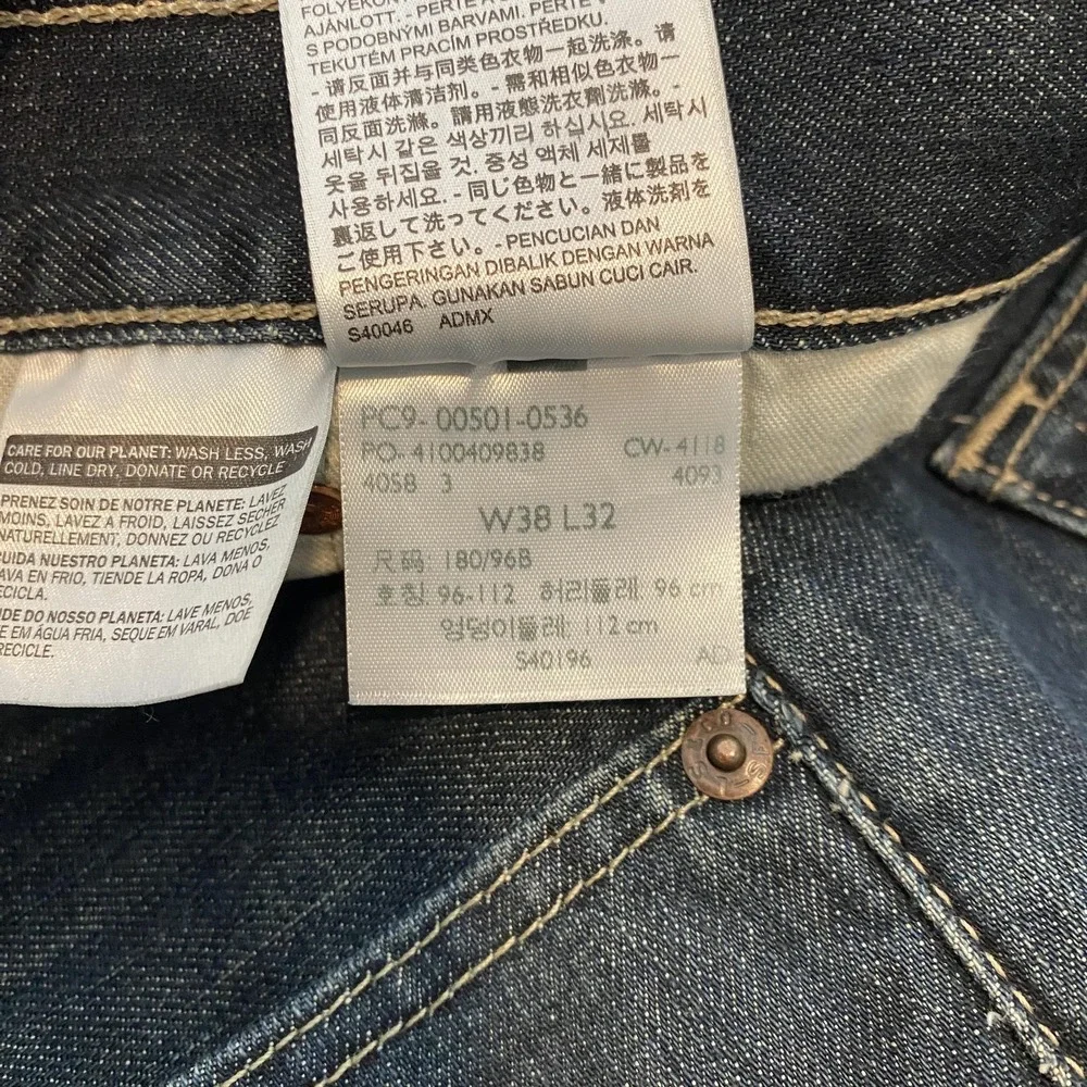Levis 501 Jeans Mens 38x32 Blue Medium Wash Straight Leg 100% Cotton Denim Pants